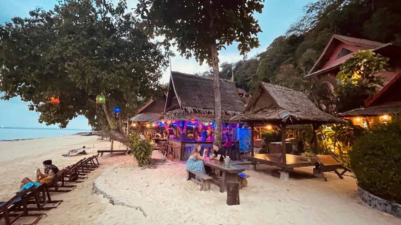 Phi Phi Relax Beach Resort Exterior photo