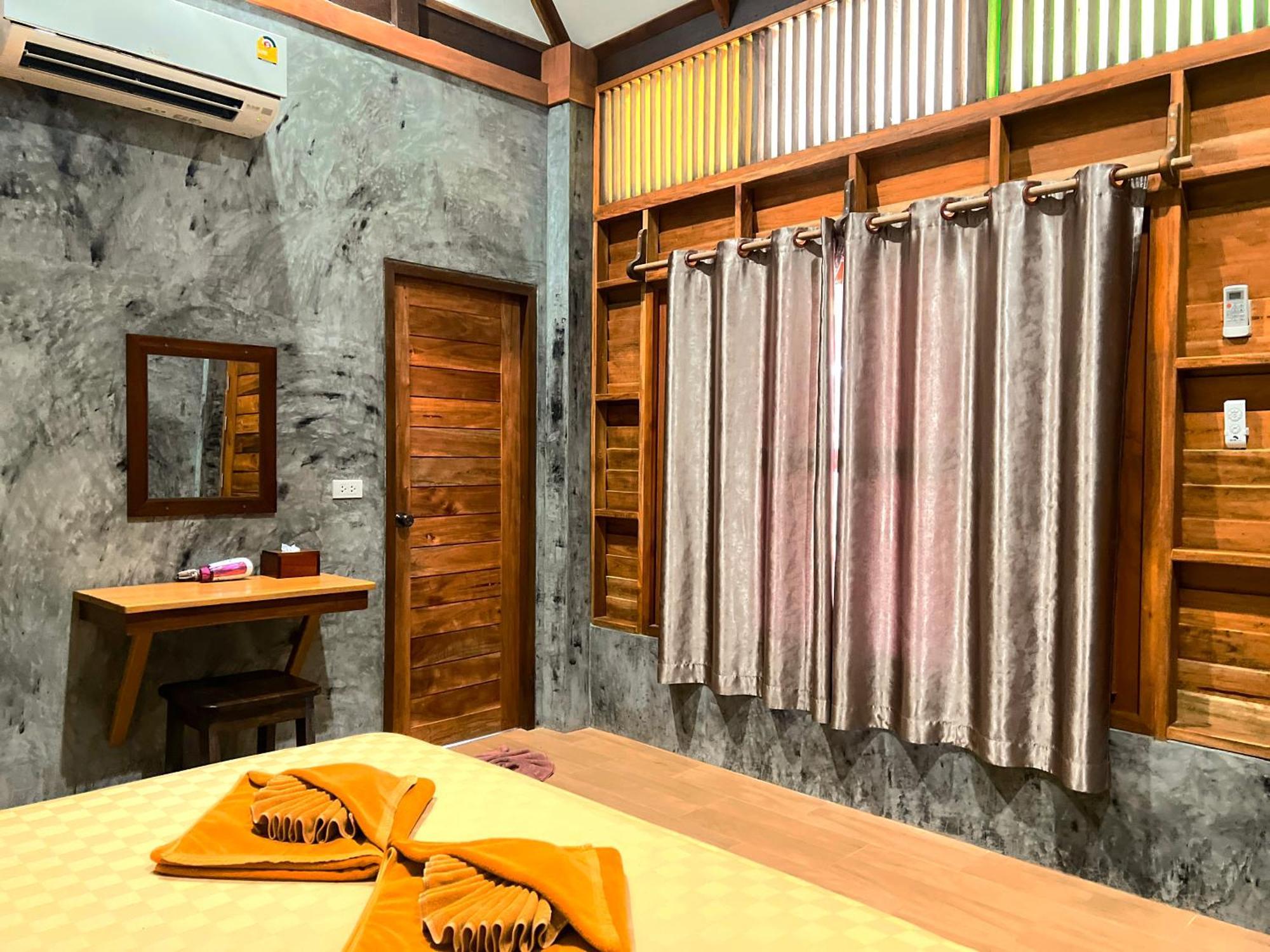 Phi Phi Relax Beach Resort Exterior photo