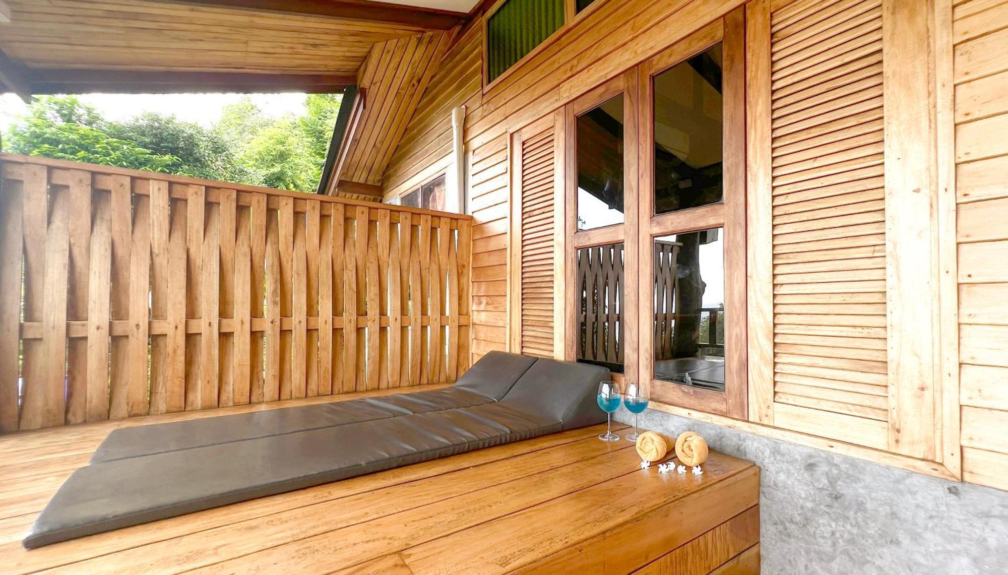 Phi Phi Relax Beach Resort Exterior photo